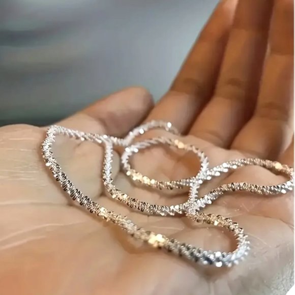 20 inch Women's Flower Top Sparkling Necklace - Picture 2 of 5